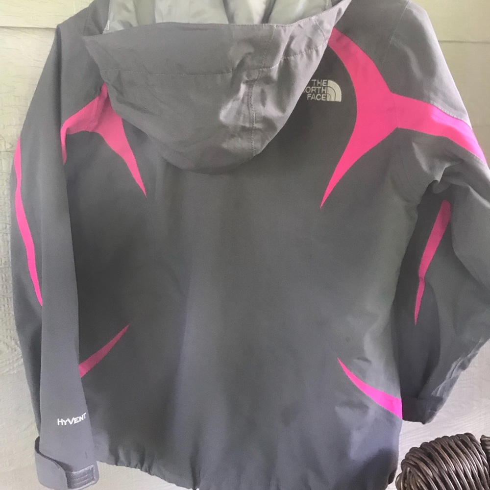 Girls Northface Jacket - Picture 4 of 4